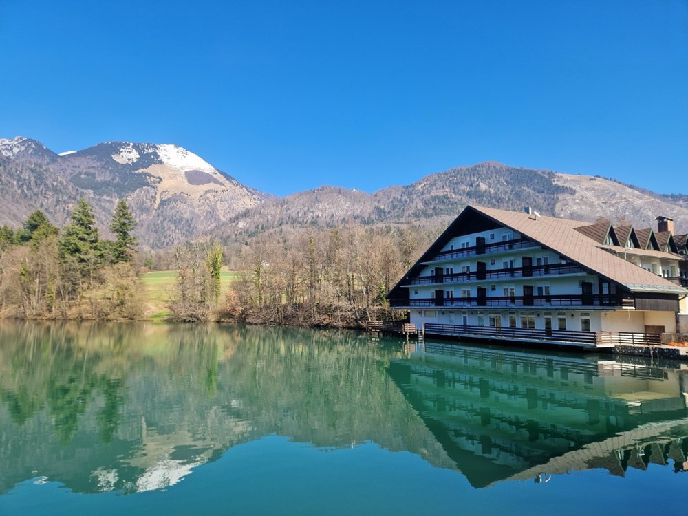 Jezero Črnava